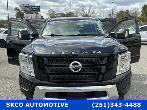 Used 2022 Nissan Titan SV image 34