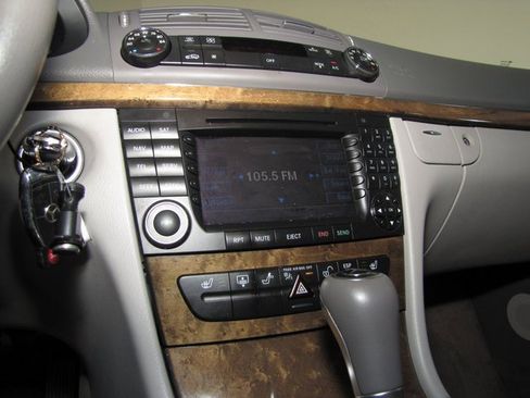 Used 2007 Mercedes-Benz E 350 Sedan image 7