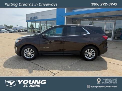 Used 2020 Chevrolet Equinox LT w/ Driver Convenience Package FWD image 2