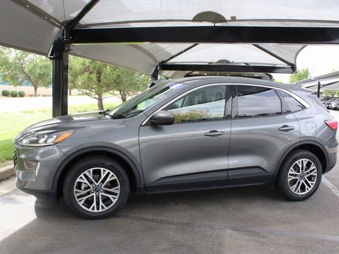 Used 2022 Ford Escape SEL image 11