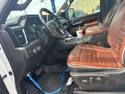 Used 2024 GMC Sierra 2500 Denali Ultimate w/ Max Trailering Package AWD/4WD image 3