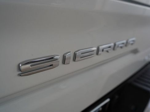 Used 2025 GMC Sierra 1500 SLT RWD image 7