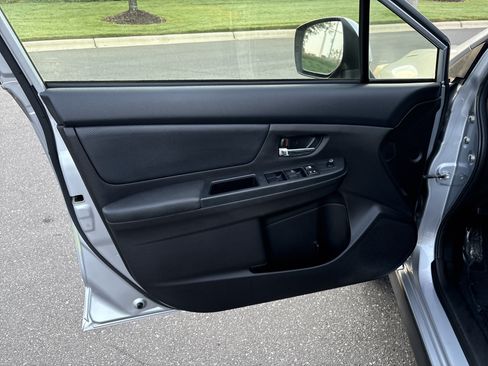 Used 2013 Subaru Crosstrek 2.0i Limited AWD/4WD image 14