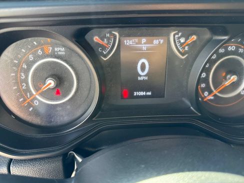 Used 2025 Jeep Gladiator Sport AWD/4WD image 16
