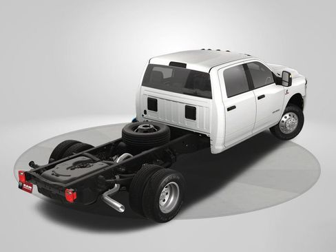 New 2025 RAM 3500 Big Horn AWD/4WD image 5