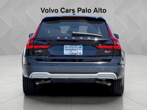 Certified 2025 Volvo V90 B6 Cross Country Ultra w/ Protection Package Premier AWD/4WD image 11