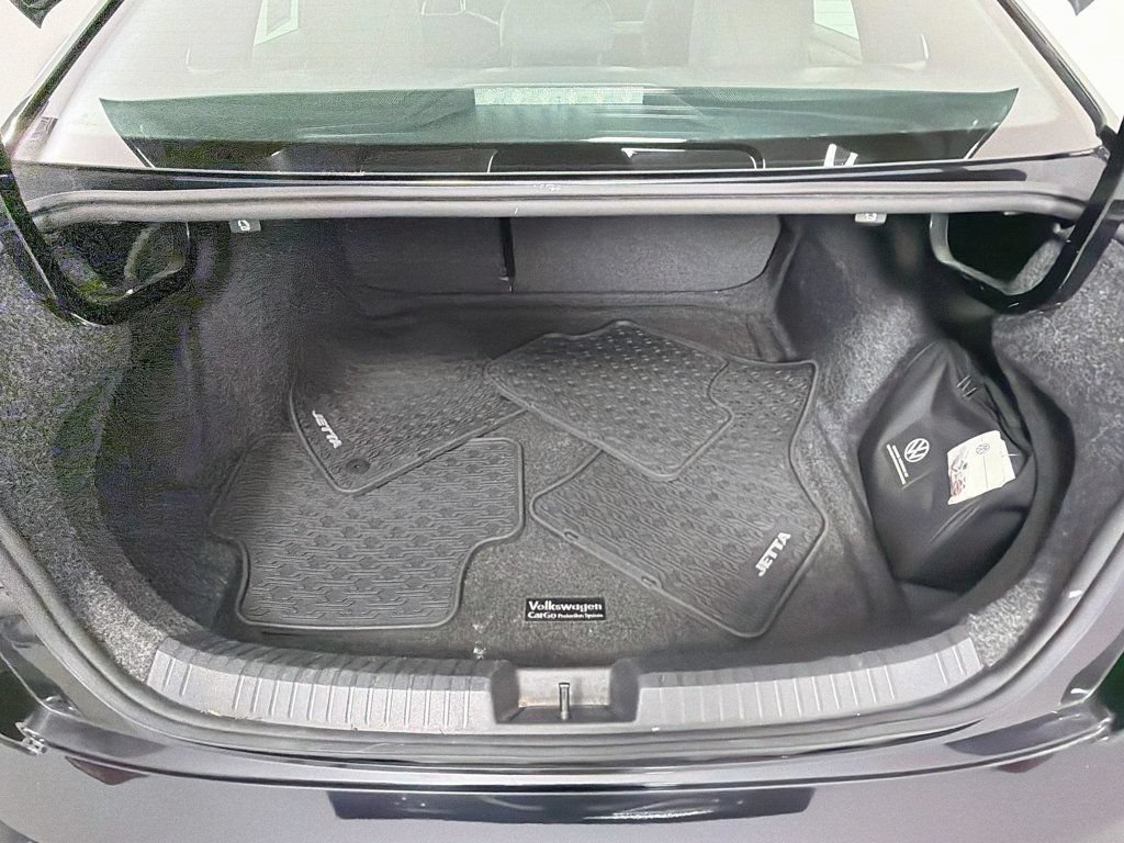 Used 2021 Volkswagen Jetta R-Line FWD image 23