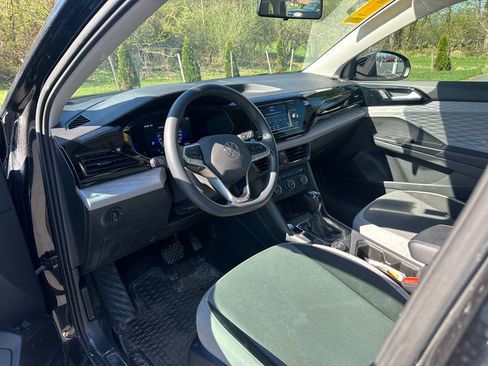 Used 2022 Volkswagen Taos S image 9