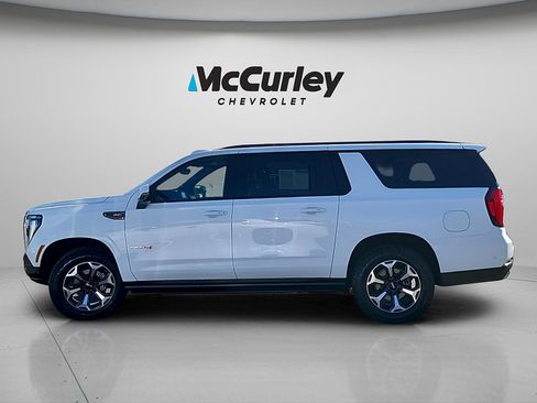 Used 2025 GMC Yukon XL AT4 Ultimate AWD/4WD image 4