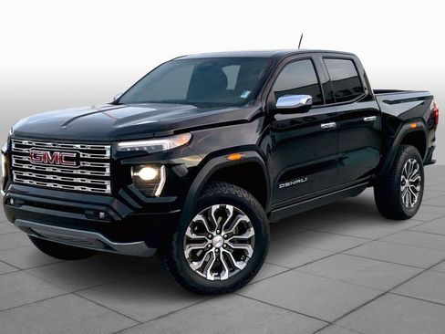 Used 2026 GMC Canyon Denali image 2