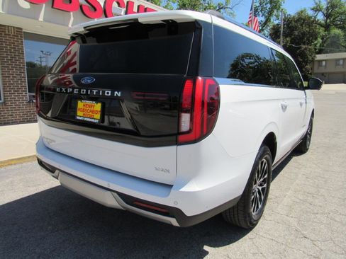Used 2025 Ford Expedition Max Platinum AWD/4WD image 12