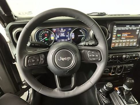 Used 2023 Jeep Wrangler Unlimited w/ Sun & Screen Package AWD/4WD image 14