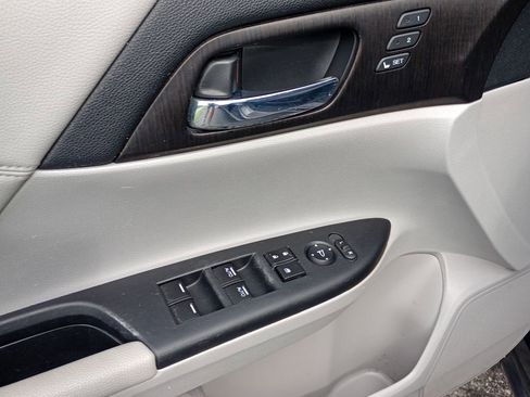 Used 2015 Honda Accord EX-L image 12