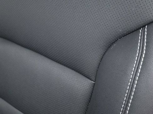 Used 2025 Chevrolet Traverse LT FWD image 13