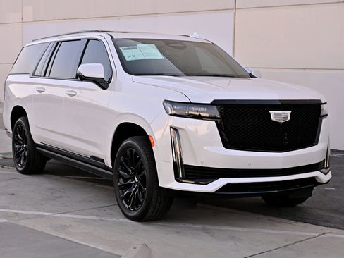 Used 2021 Cadillac Escalade ESV Sport w/ Driver Assist Tech Package RWD image 9
