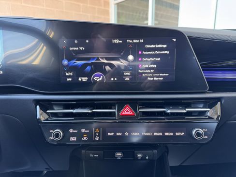 Used 2024 Kia Niro EX w/ EX Cold Weather Package image 25