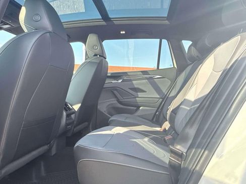 New 2026 Volkswagen Tiguan SE R-Line image 20