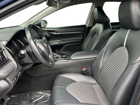 Used 2022 Toyota Camry SE FWD image 9
