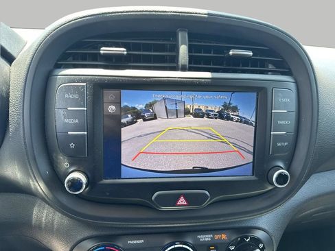 Used 2023 Kia Soul LX w/ LX Technology Package FWD image 15