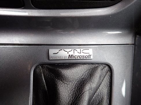 Used 2014 Ford Focus Titanium FWD image 19