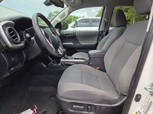 Used 2023 Toyota Tacoma SR5 w/ Technology Package RWD image 6
