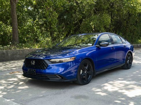 Used 2025 Honda Accord Sport image 5