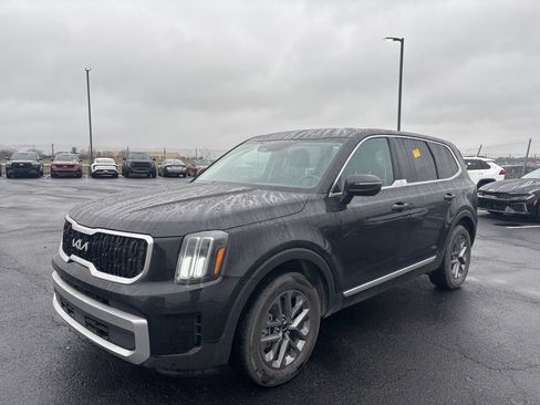 Used 2023 Kia Telluride LX AWD/4WD image 7