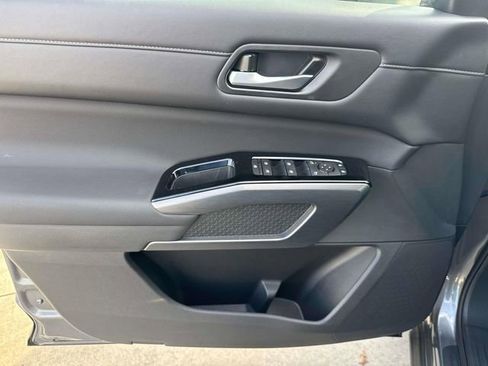 New 2026 Nissan Pathfinder SL image 23