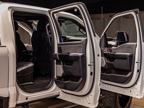 Used 2026 Ford F250 Platinum image 29