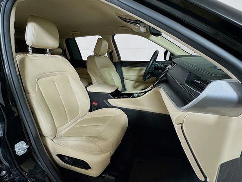 Used 2022 Jeep Grand Cherokee Limited image 26