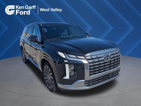 Used 2023 Hyundai Palisade Calligraphy image 1