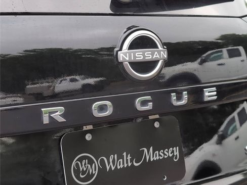 Used 2023 Nissan Rogue SV FWD image 5
