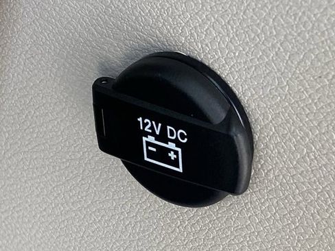 Used 2023 Chrysler Pacifica Touring-L FWD image 8