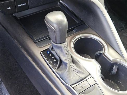 Used 2024 Toyota Camry SE image 17