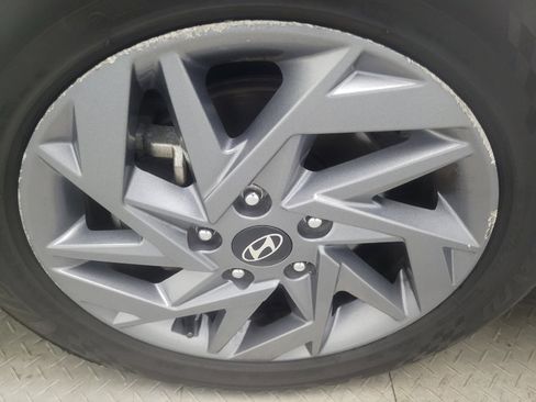 Used 2024 Hyundai Elantra SEL FWD image 31