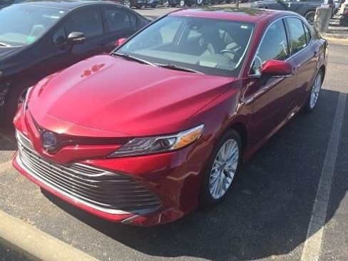 Used 2020 Toyota Camry XLE w/ Driver Assist Package FWD image 9