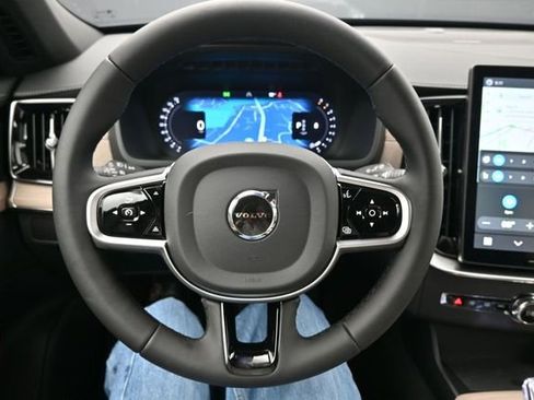 New 2026 Volvo XC90 B6 Plus w/ Protection Package Premier AWD/4WD image 25