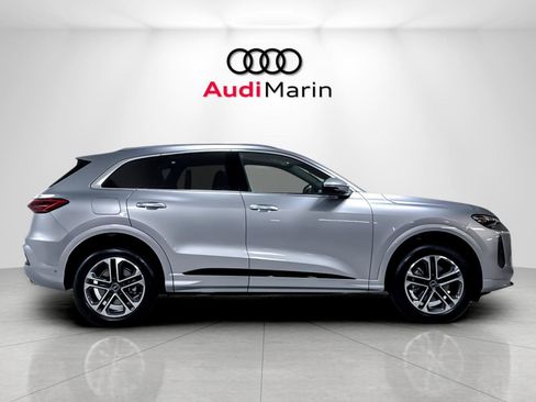 Certified 2025 Audi Q5 Premium w/ Convenience Package AWD/4WD image 6