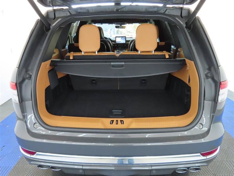 Used 2023 Lincoln Aviator Black Label Grand Touring w/ Class IV Trailer Tow Package AWD/4WD image 14
