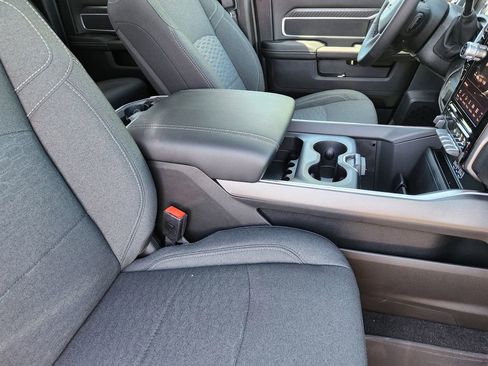 New 2026 RAM 2500 Big Horn AWD/4WD image 13