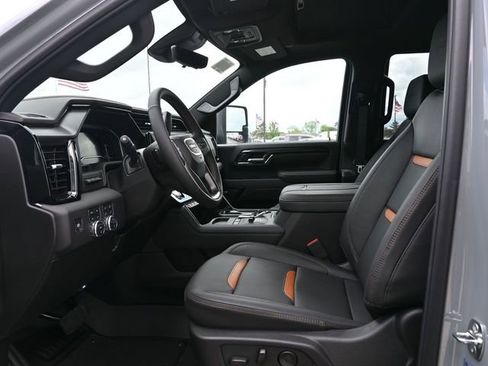 Used 2025 GMC Sierra 3500 AT4 w/ Technology Package image 15