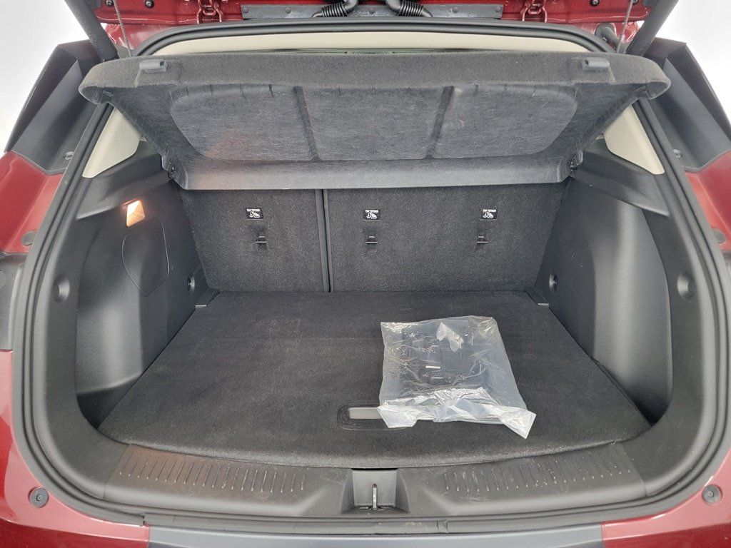 Used 2023 Buick Encore GX Essence w/ Experience Buick Package FWD image 31