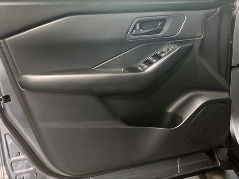 Used 2026 Nissan Rogue S AWD/4WD image 9
