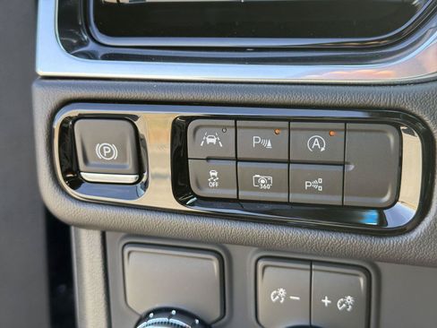 New 2026 GMC Yukon XL Denali RWD image 18