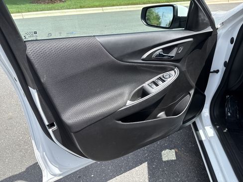 Used 2024 Chevrolet Malibu LT FWD image 15