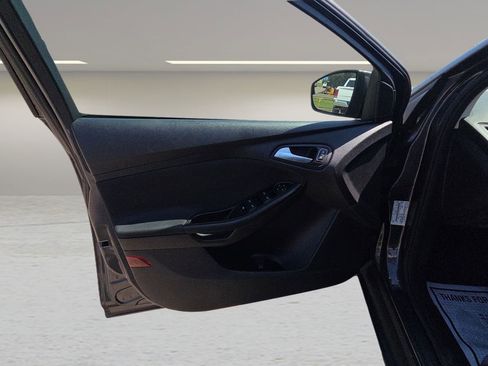 Used 2018 Ford Focus SE image 30