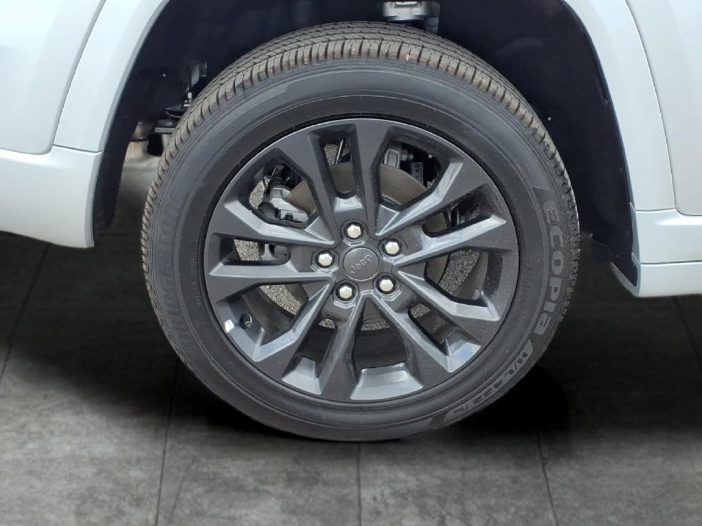 New 2026 Jeep Grand Cherokee Limited AWD/4WD image 18