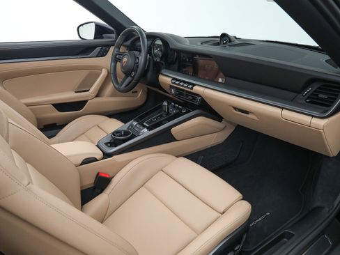 Used 2024 Porsche 911 Carrera S image 21