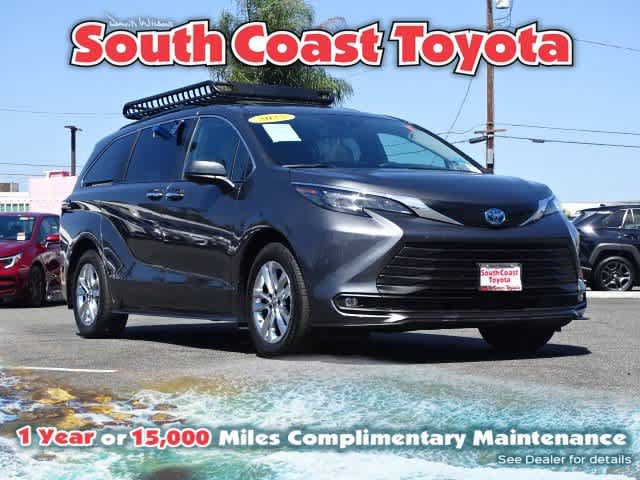 Certified 2025 Toyota Sienna XLE w/ XLE Plus Package FWD image 1
