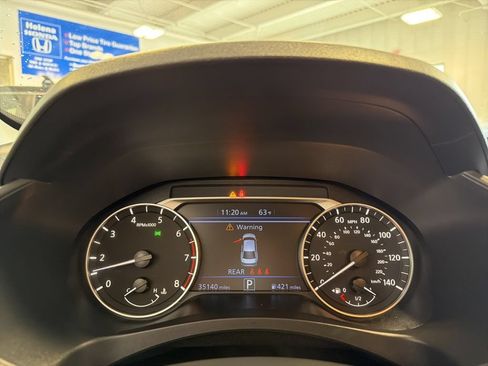 Used 2025 Nissan Altima 2.5 SV FWD image 12